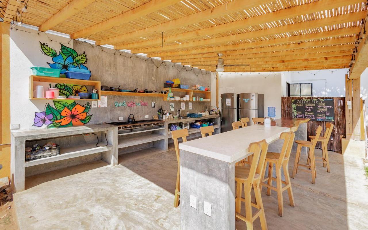 Brisas de Zicatela Surfnest Tamarindosホステル エクステリア 写真